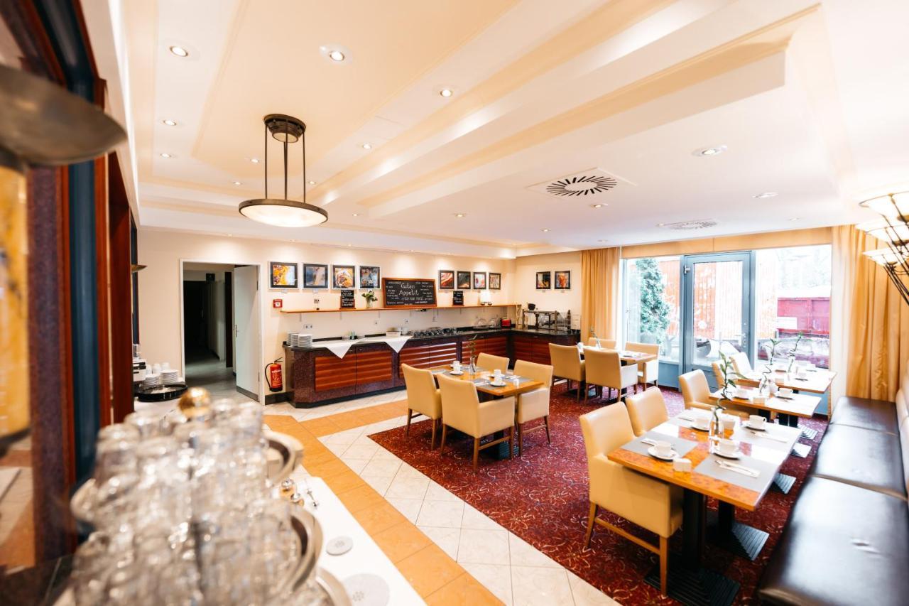 City Park Hotel Frankfurt  Buitenkant foto