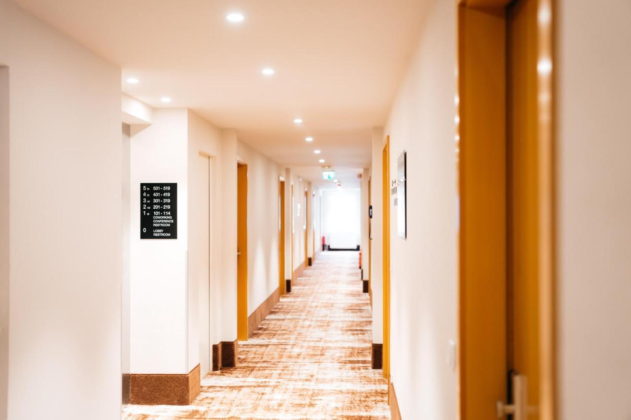 City Park Hotel Frankfurt  Buitenkant foto