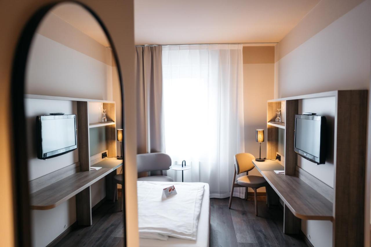 City Park Hotel Frankfurt  Buitenkant foto