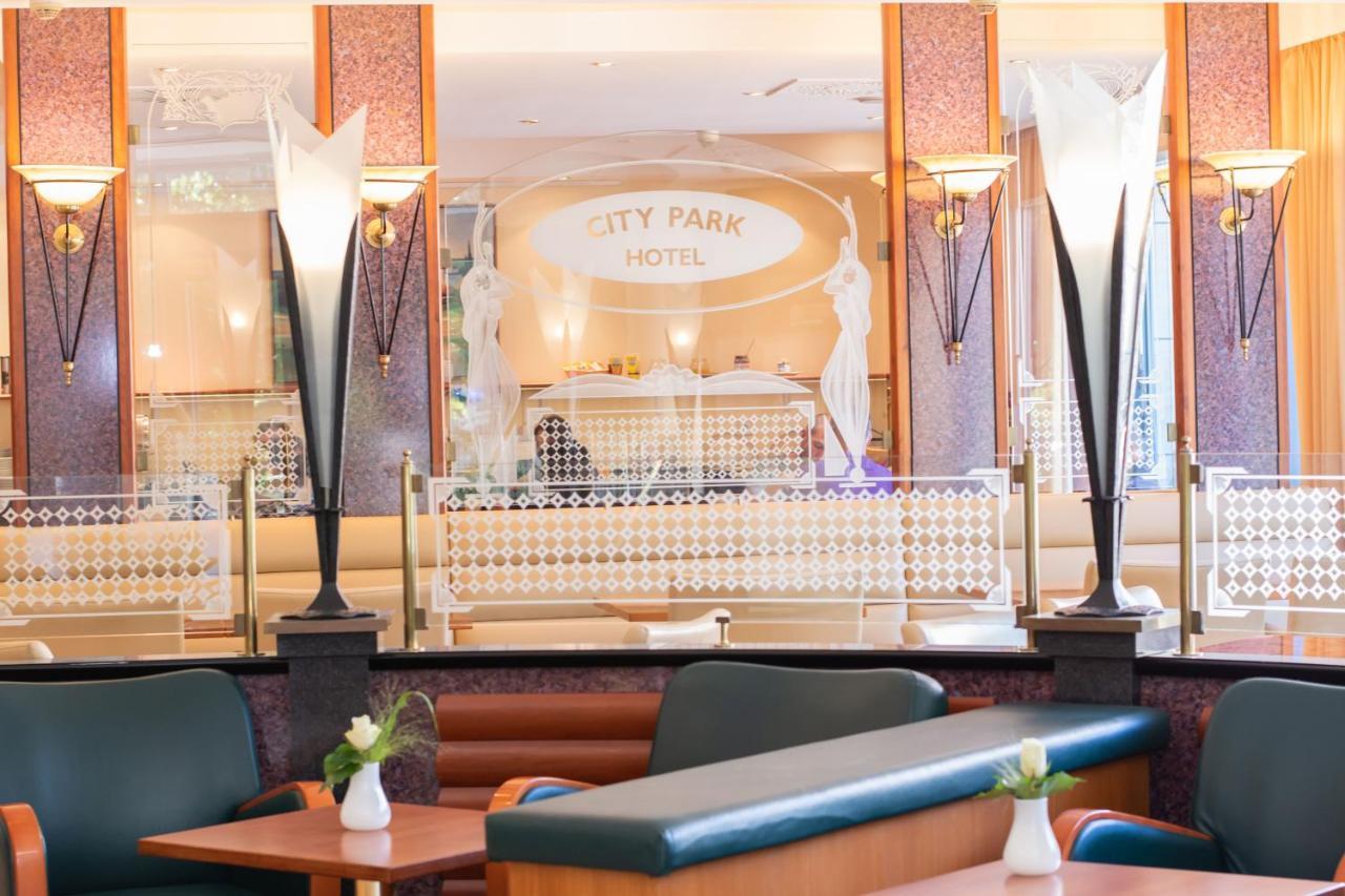 City Park Hotel Frankfurt  Buitenkant foto