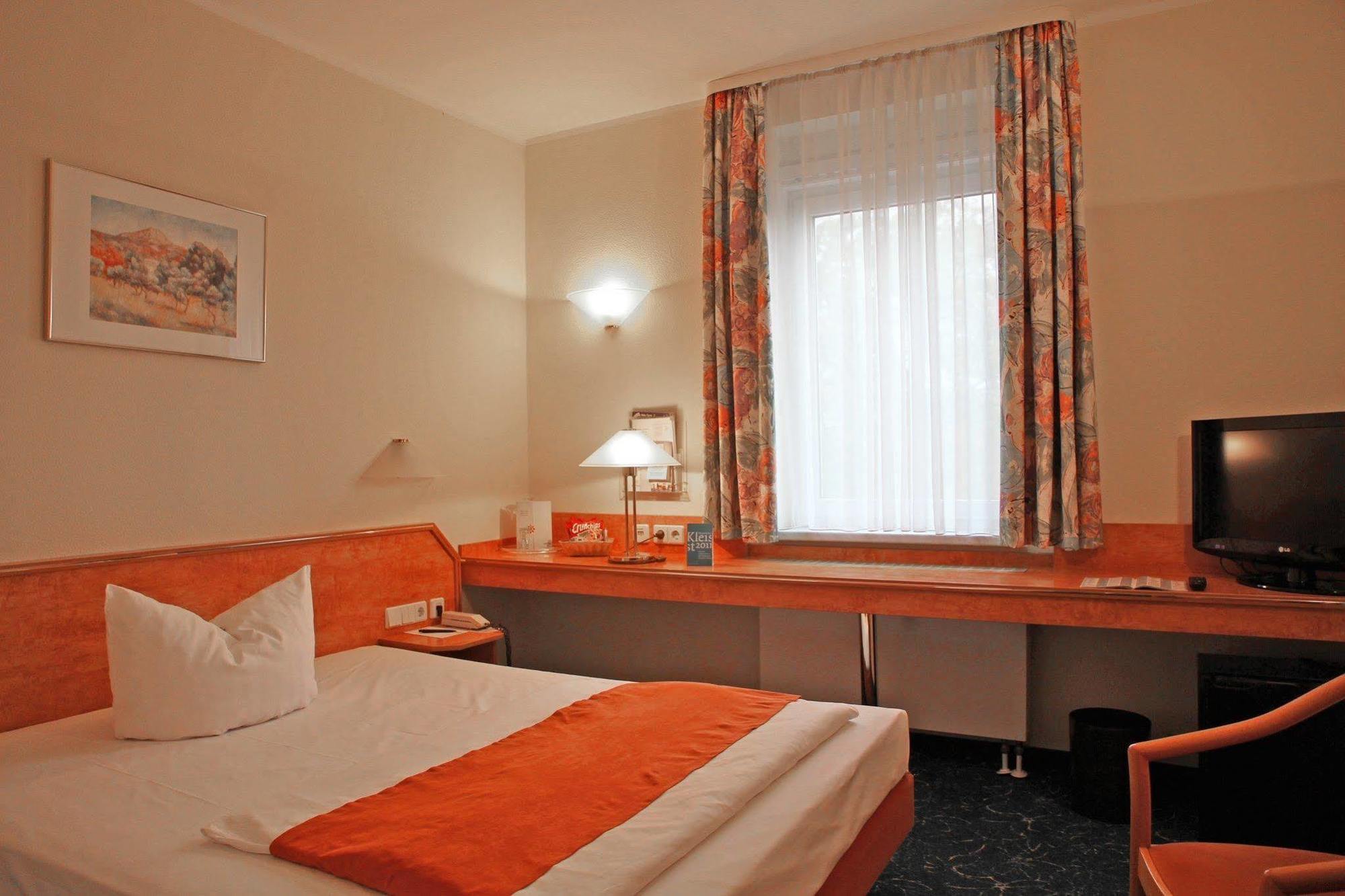 City Park Hotel Frankfurt  Buitenkant foto